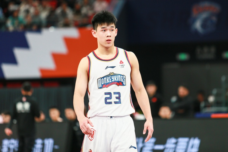 关键两罚很稳!林葳替补21中12砍下36分6板6助