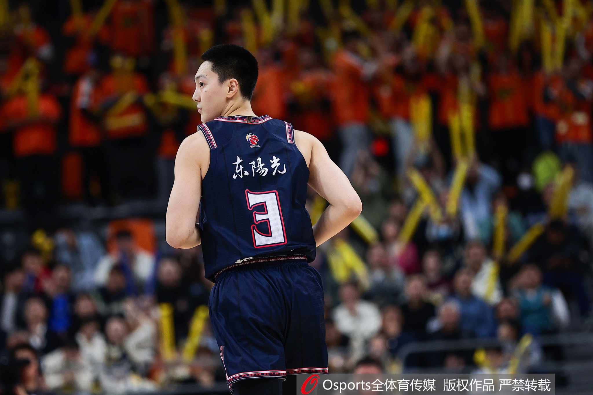 稳稳当当!胡明轩上半场6中4得10分1板6助1断 三分4中2